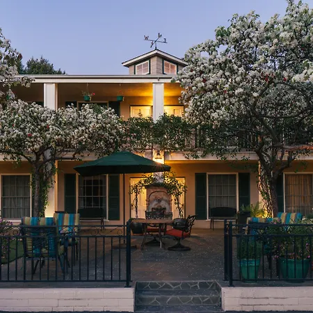 Lavender Inn By The Sea-3
